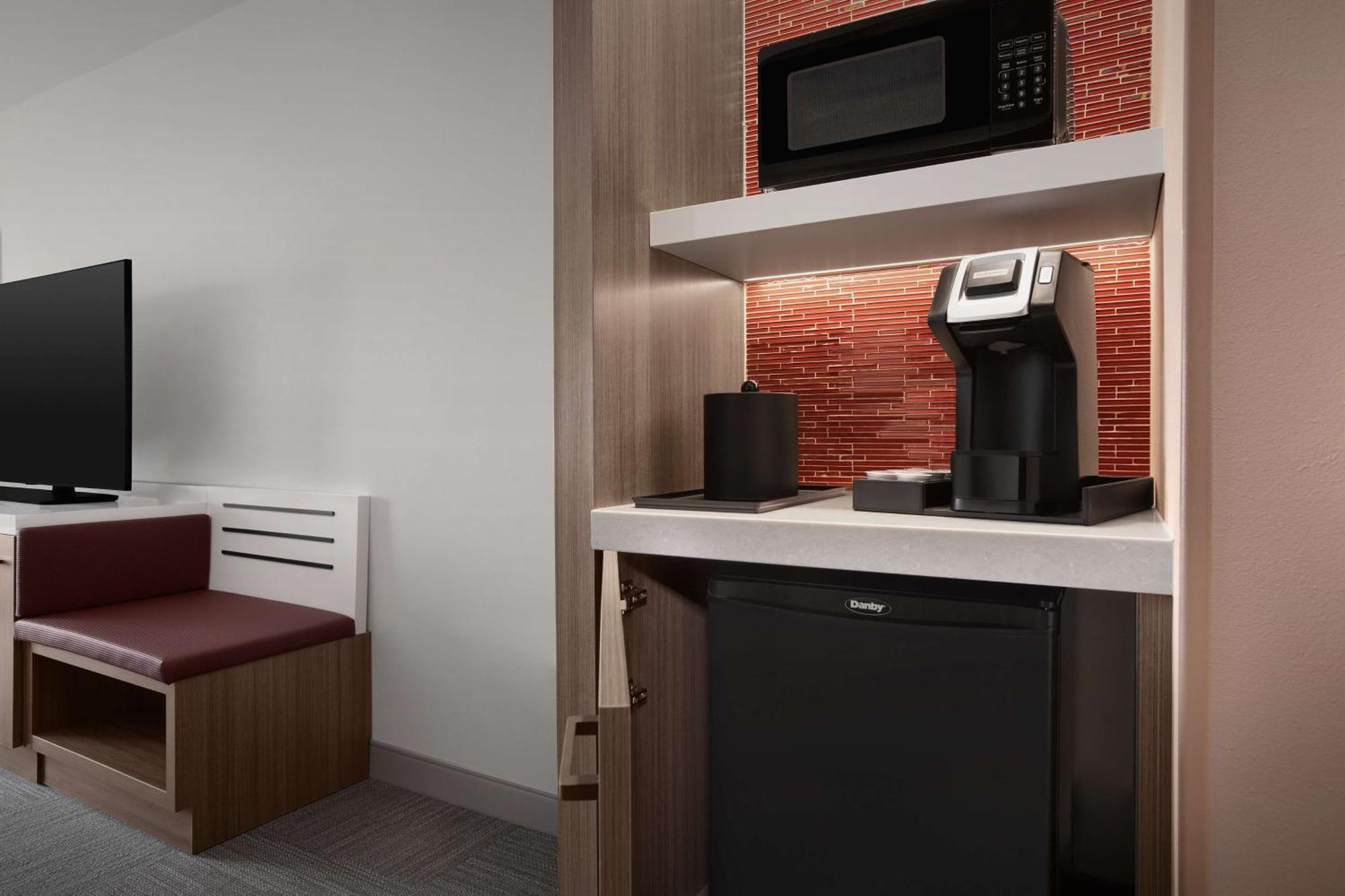 Hilton Garden Inn Denver Airport Tower Road Bagian luar foto
