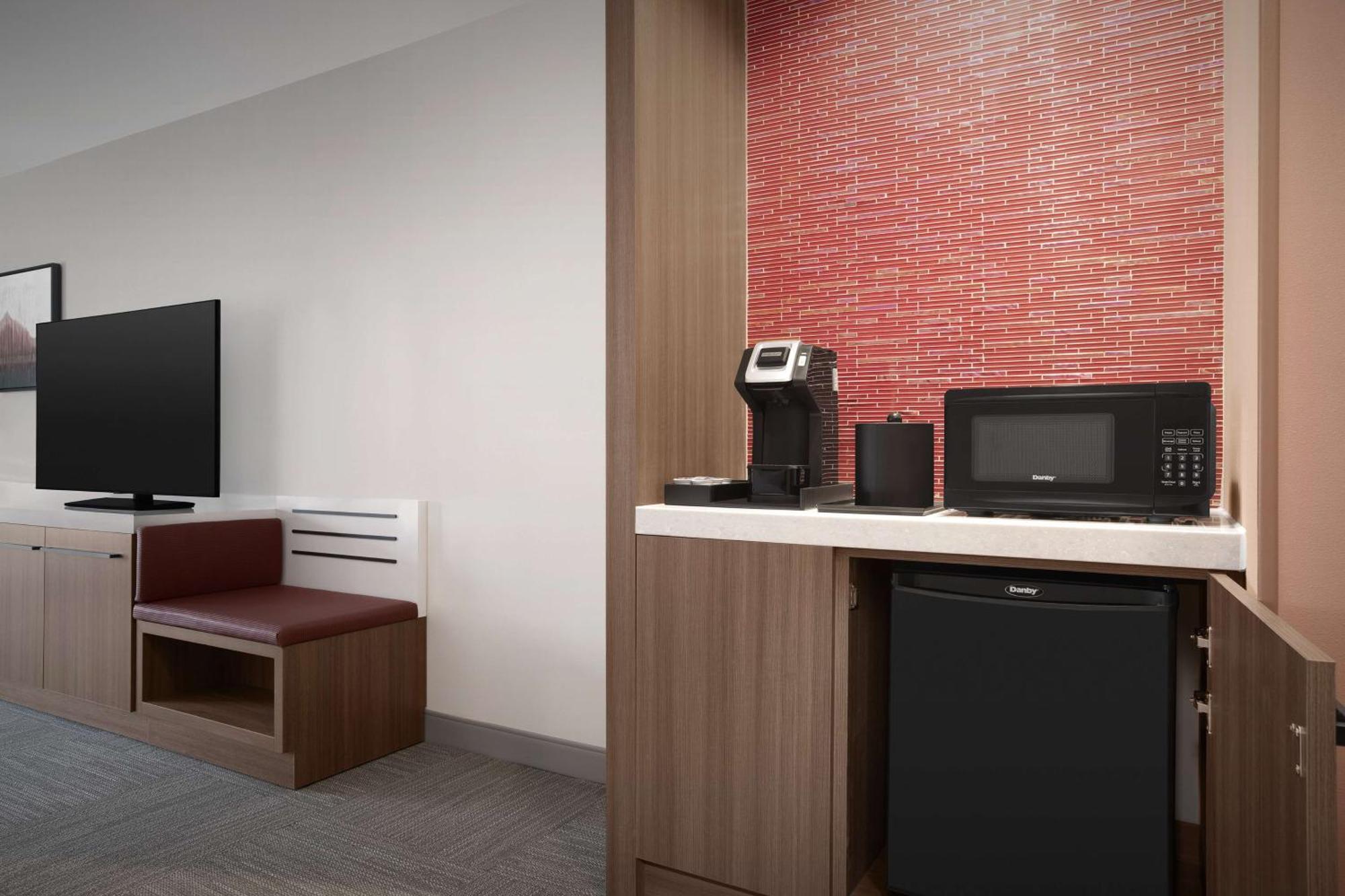 Hilton Garden Inn Denver Airport Tower Road Bagian luar foto