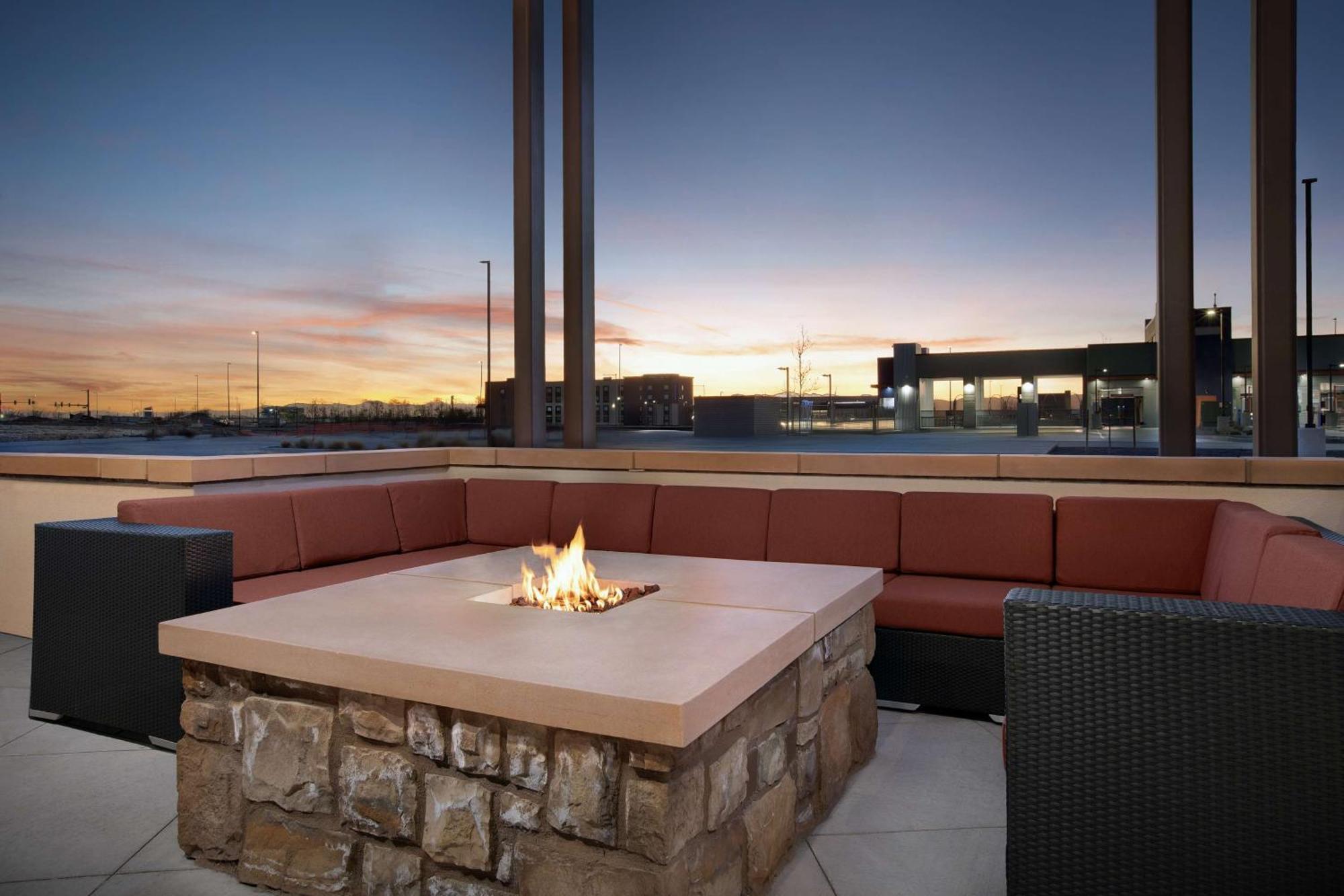 Hilton Garden Inn Denver Airport Tower Road Bagian luar foto
